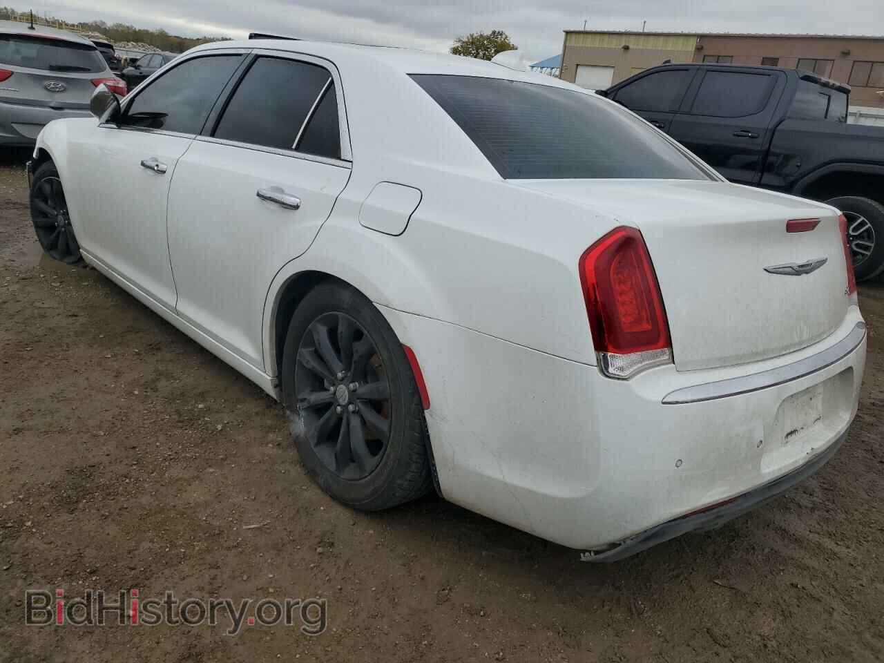2016 CHRYSLER 300 - VIN: 2C3CCAKGXGH198648 - Фото 2