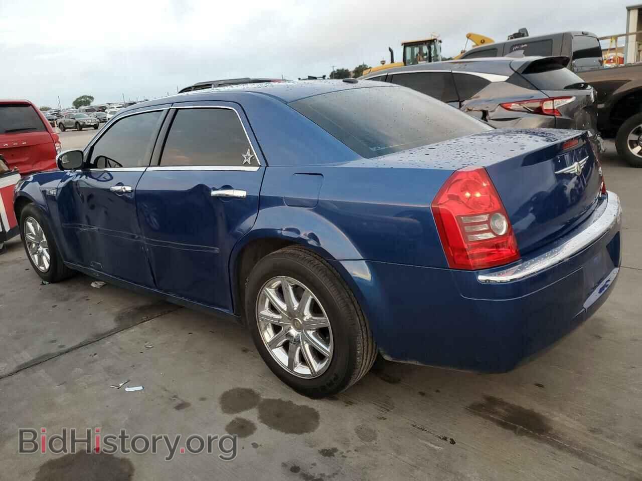 2010 CHRYSLER 300 - VIN: 2C3CA3CV9AH275807 - Фото 2