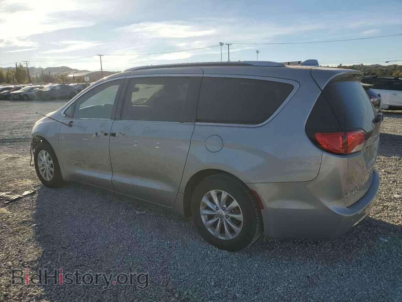 2019 CHRYSLER PACIFICA - VIN: 2C4RC1BG8KR650203 - Фото 2
