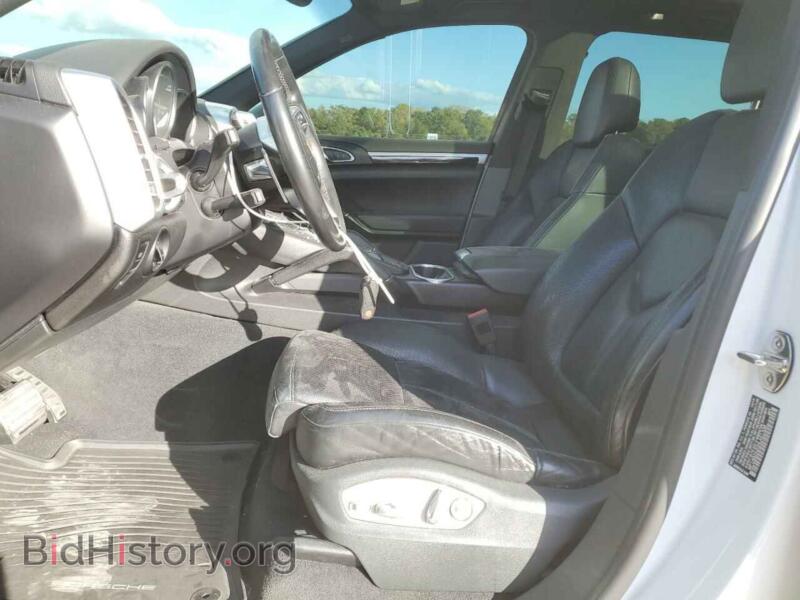 2017 Porsche CAYENNE (VIN WP1AB2A20HLA51338) — photo 7 of 13
