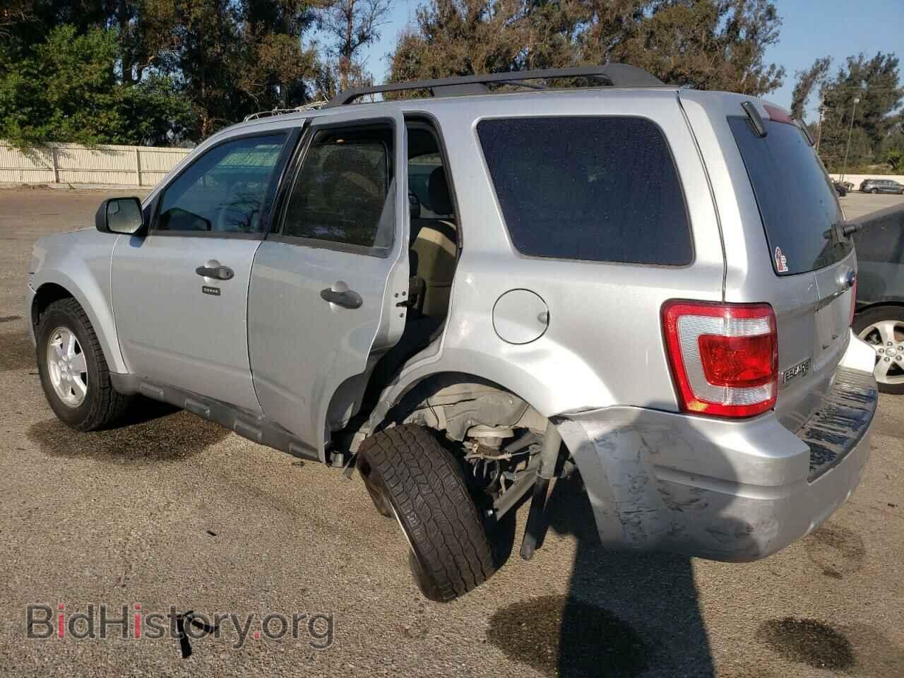 2011 FORD ESCAPE - VIN: 1FMCU0D73BKA33585 - Фото 2
