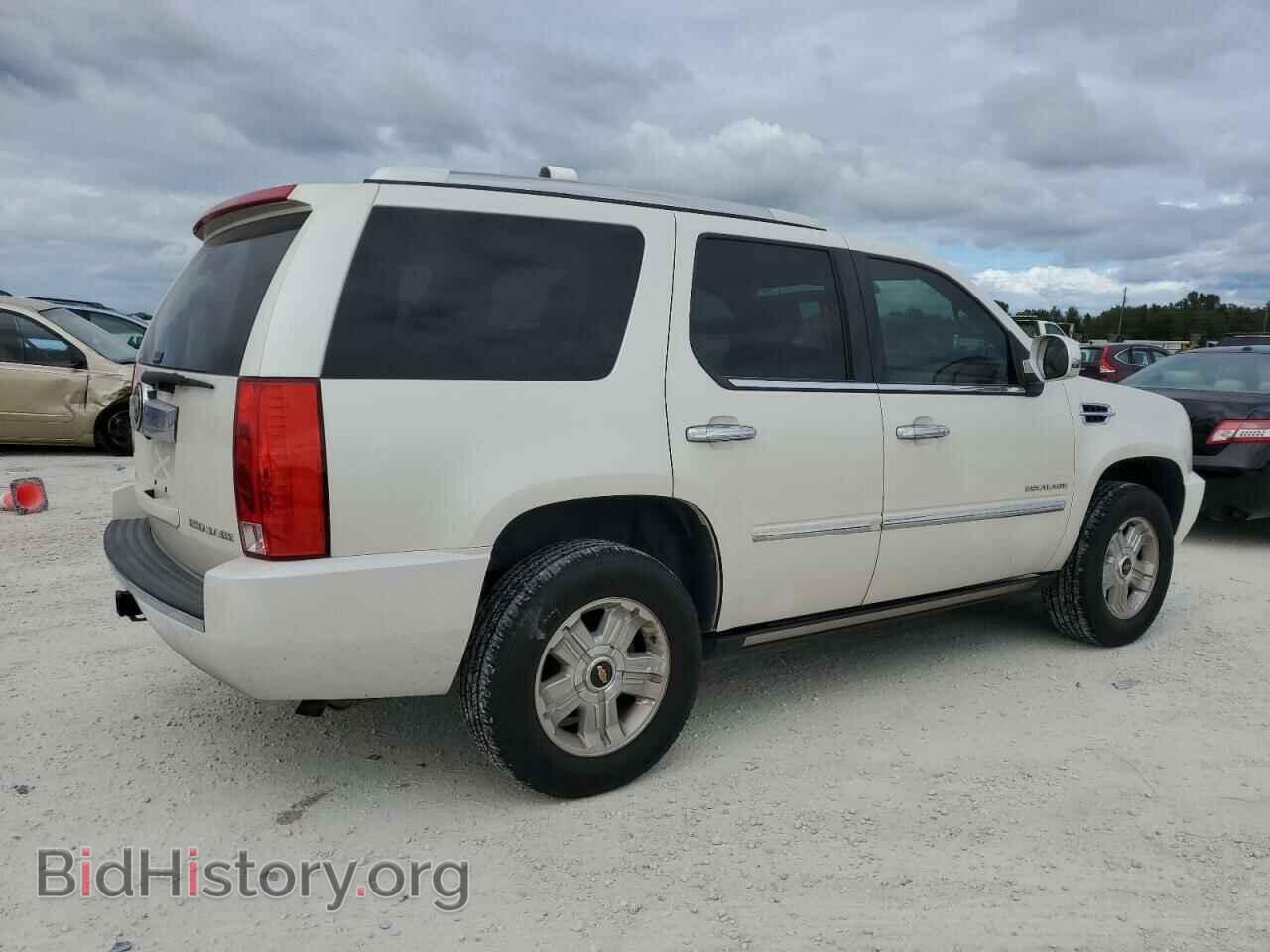 2011 CADILLAC ESCALADE - VIN: 1GYS3CEF3BR142799 - Фото 3