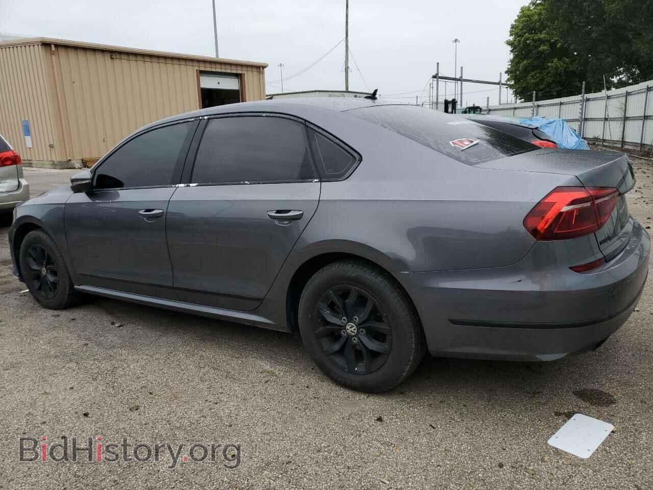 2017 VOLKSWAGEN PASSAT - VIN: 1VWAT7A32HC065632 - Фото 2