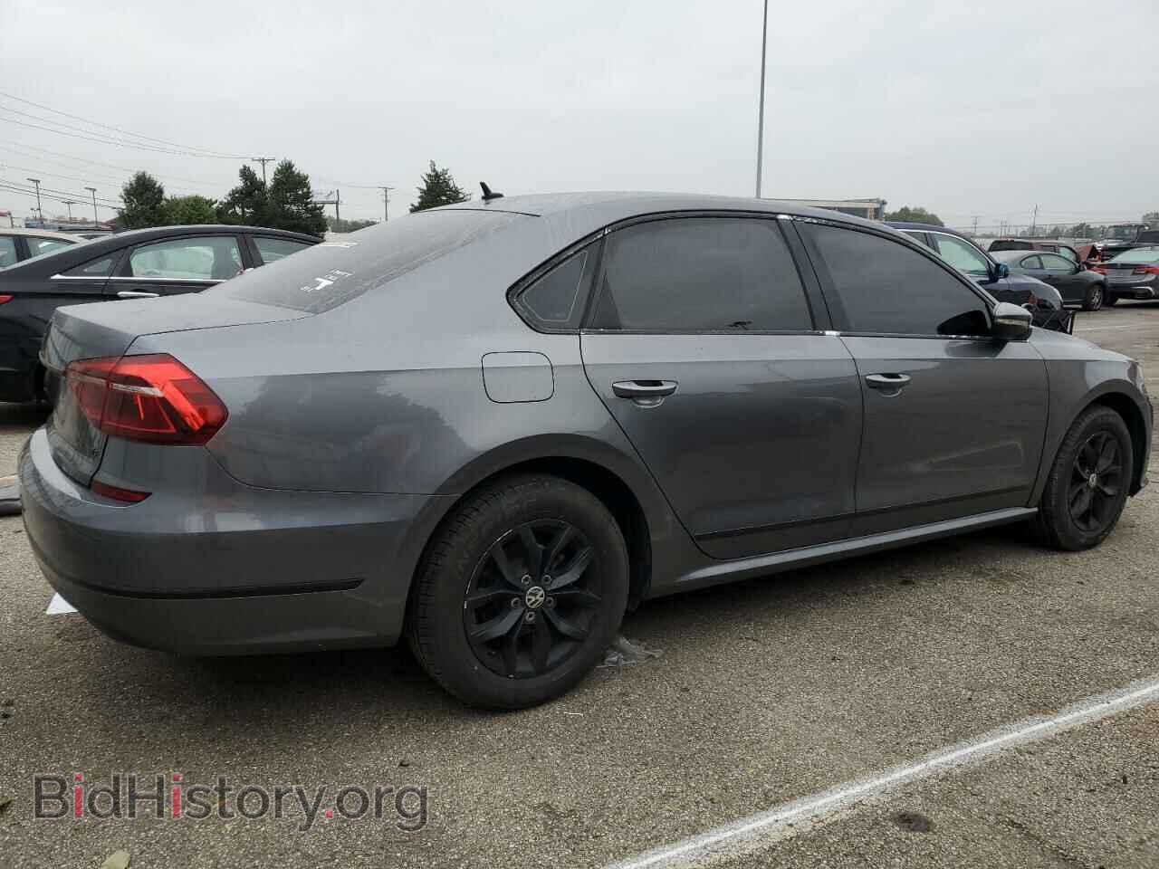 2017 VOLKSWAGEN PASSAT - VIN: 1VWAT7A32HC065632 - Фото 3