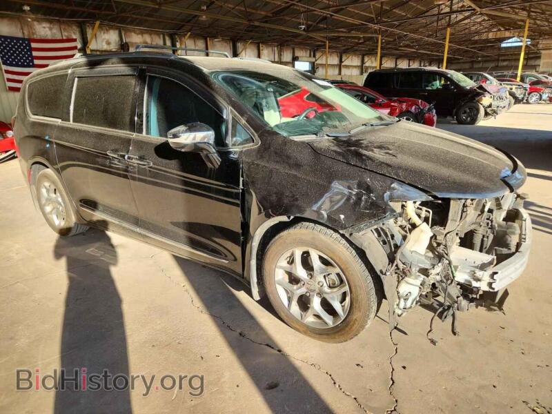 2017 Chrysler PACIFICA (VIN 2C4RC1GG2HR729996) — photo 4 of 13