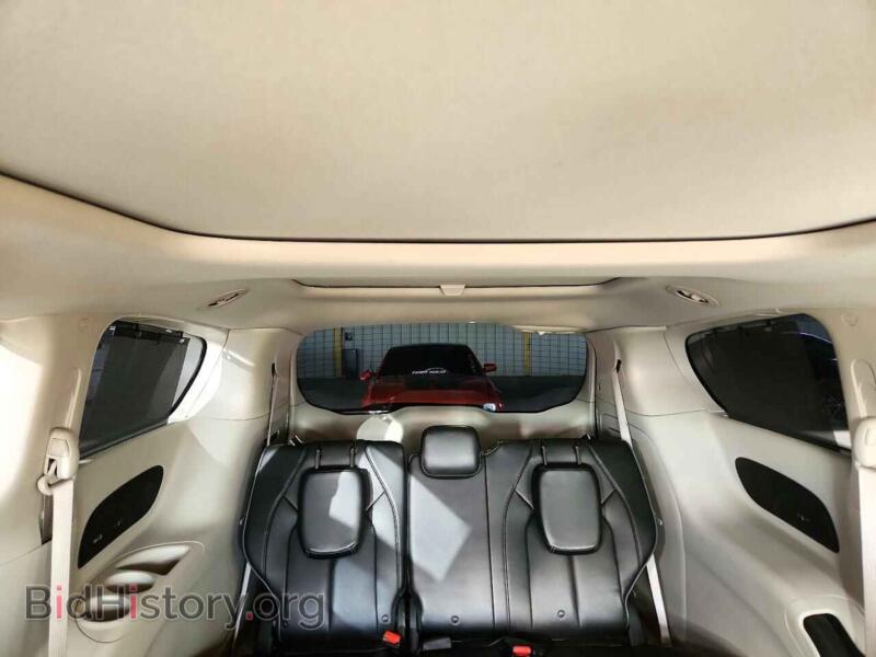 2017 Chrysler PACIFICA (VIN 2C4RC1GG2HR729996) — photo 10 of 13