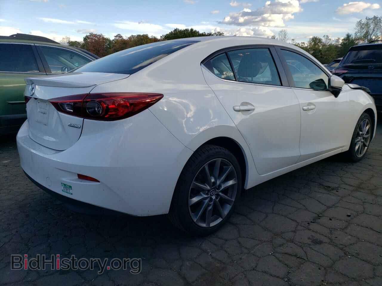 2018 MAZDA 3 - VIN: 3MZBN1V33JM198667 - Фото 3