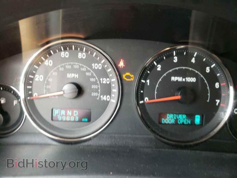 2006 Jeep COMMANDER (VIN 1J8HG48K76C244093) — фото 9 из 13