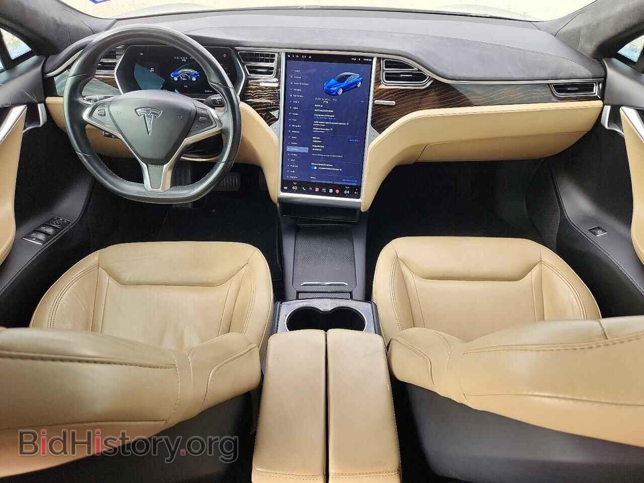 2016 Tesla MODEL S (VIN 5YJSA1E13GF157093) — photo 8 of 14
