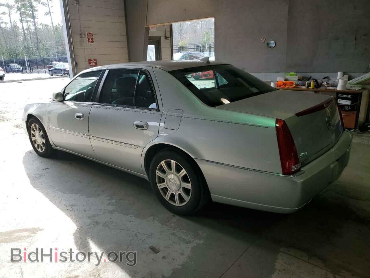 2010 CADILLAC DTS - VIN: 1G6KA5EY4AU124190 - Фото 2