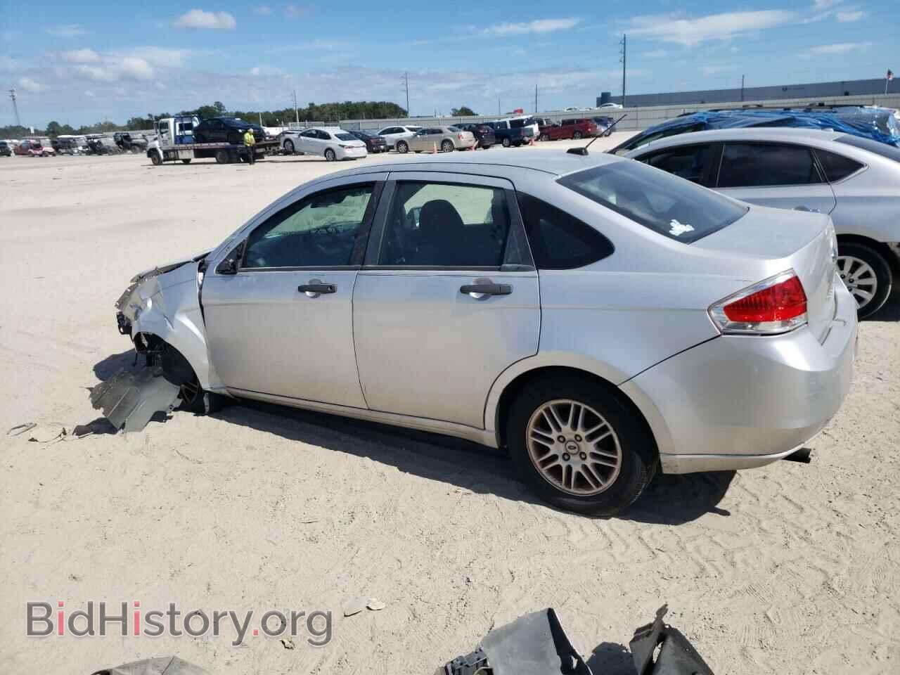 2011 FORD FOCUS - VIN: 1FAHP3FN1BW175009 - Фото 2