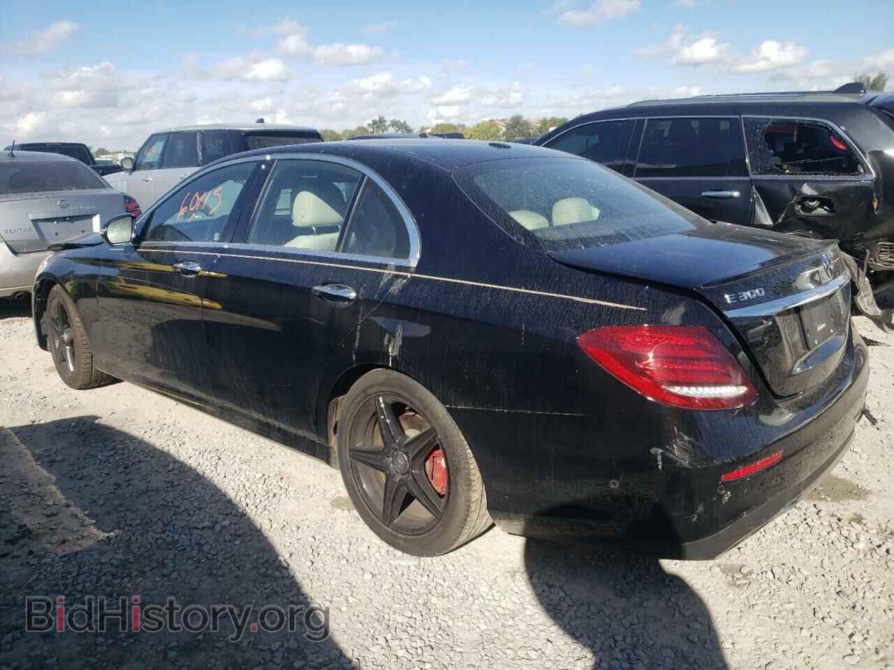 2017 MERCEDES-BENZ E-CLASS - VIN: WDDZF4JBXHA049005 - Фото 2