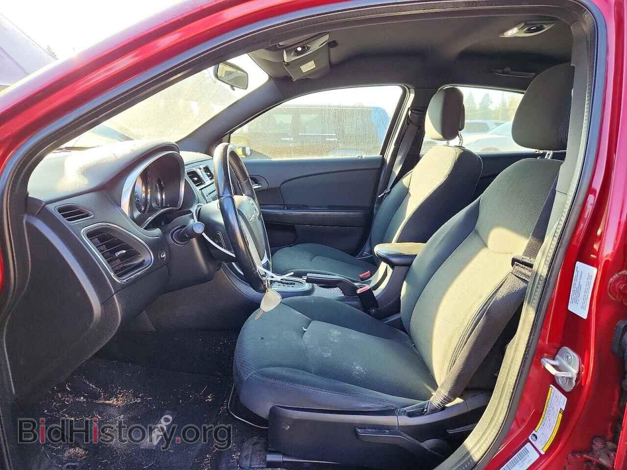 2011 Chrysler 200 (VIN 1C3BC1FB2BN570624) — photo 7 of 12