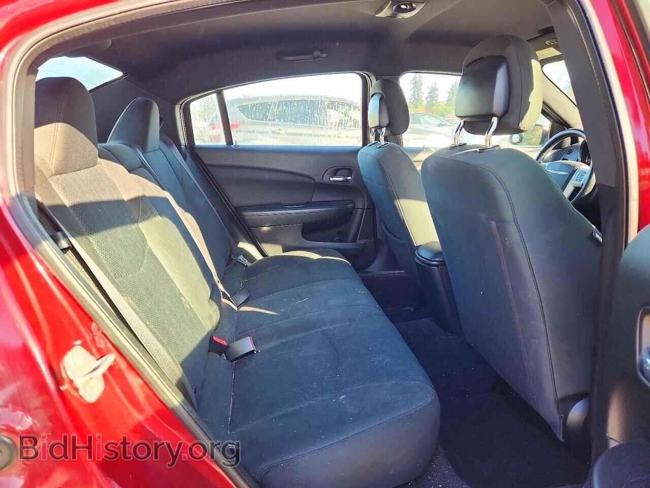 2011 Chrysler 200 (VIN 1C3BC1FB2BN570624) — photo 10 of 12