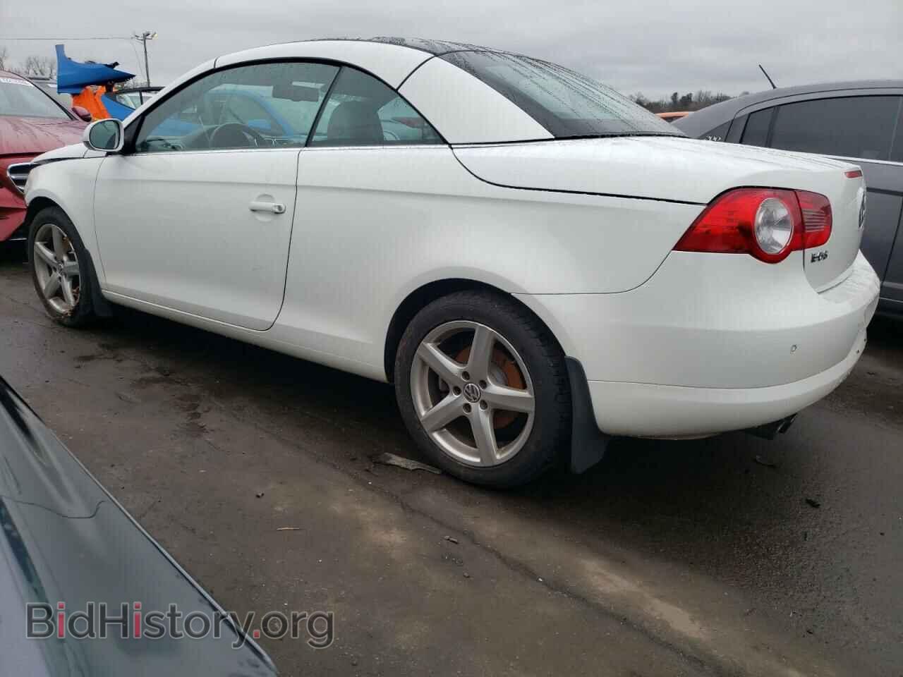 2007 VOLKSWAGEN EOS - VIN: WVWCA71F27V047064 - Фото 2