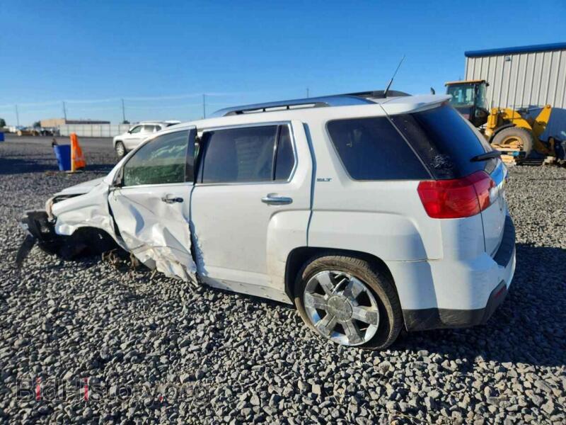 2012 GMC TERRAIN (VIN 2GKFLXE59C6222275) — photo 2 of 25