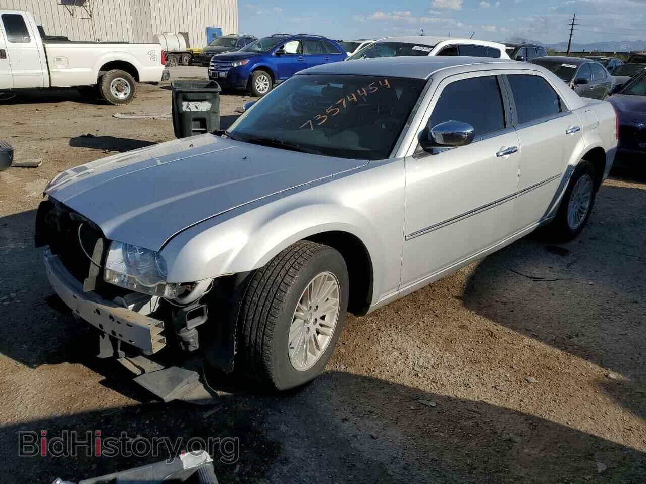 Photo 2C3CA4CD1AH198590 - CHRYSLER 300 2010