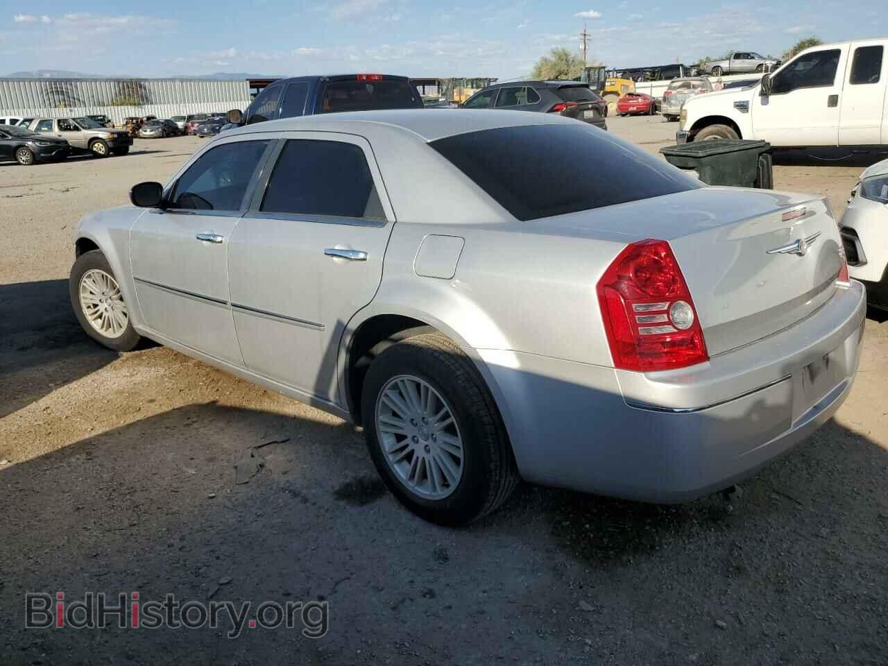 2010 CHRYSLER 300 - VIN: 2C3CA4CD1AH198590 - Фото 2
