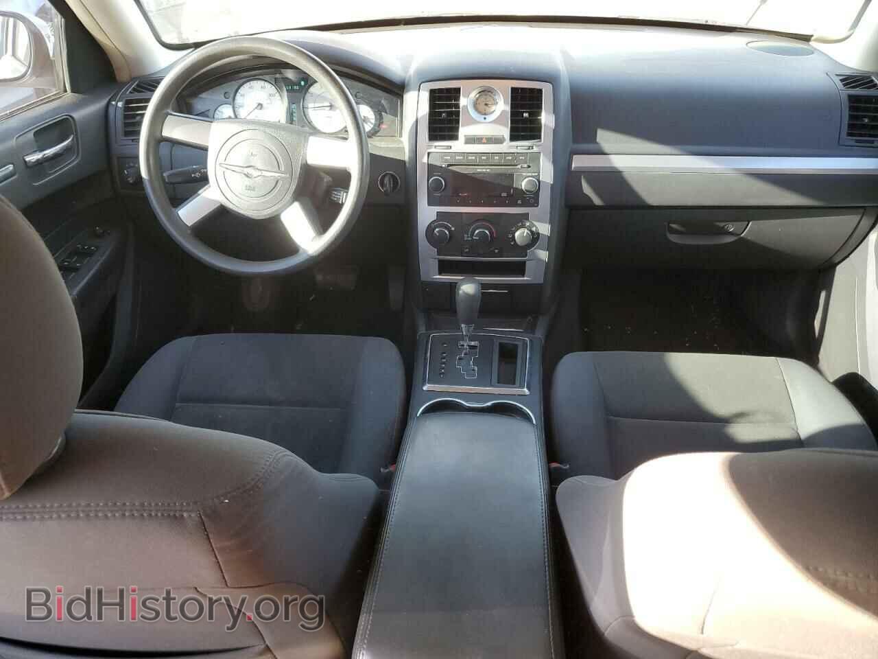 2010 CHRYSLER 300 - VIN: 2C3CA4CD1AH198590 - Фото 8