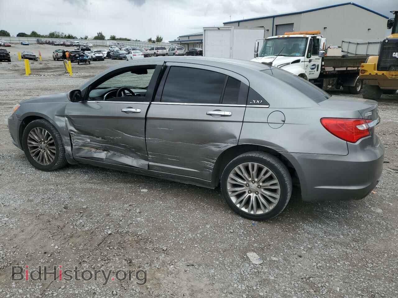 2011 CHRYSLER 200 - VIN: 1C3BC2FG4BN581593 - Фото 2