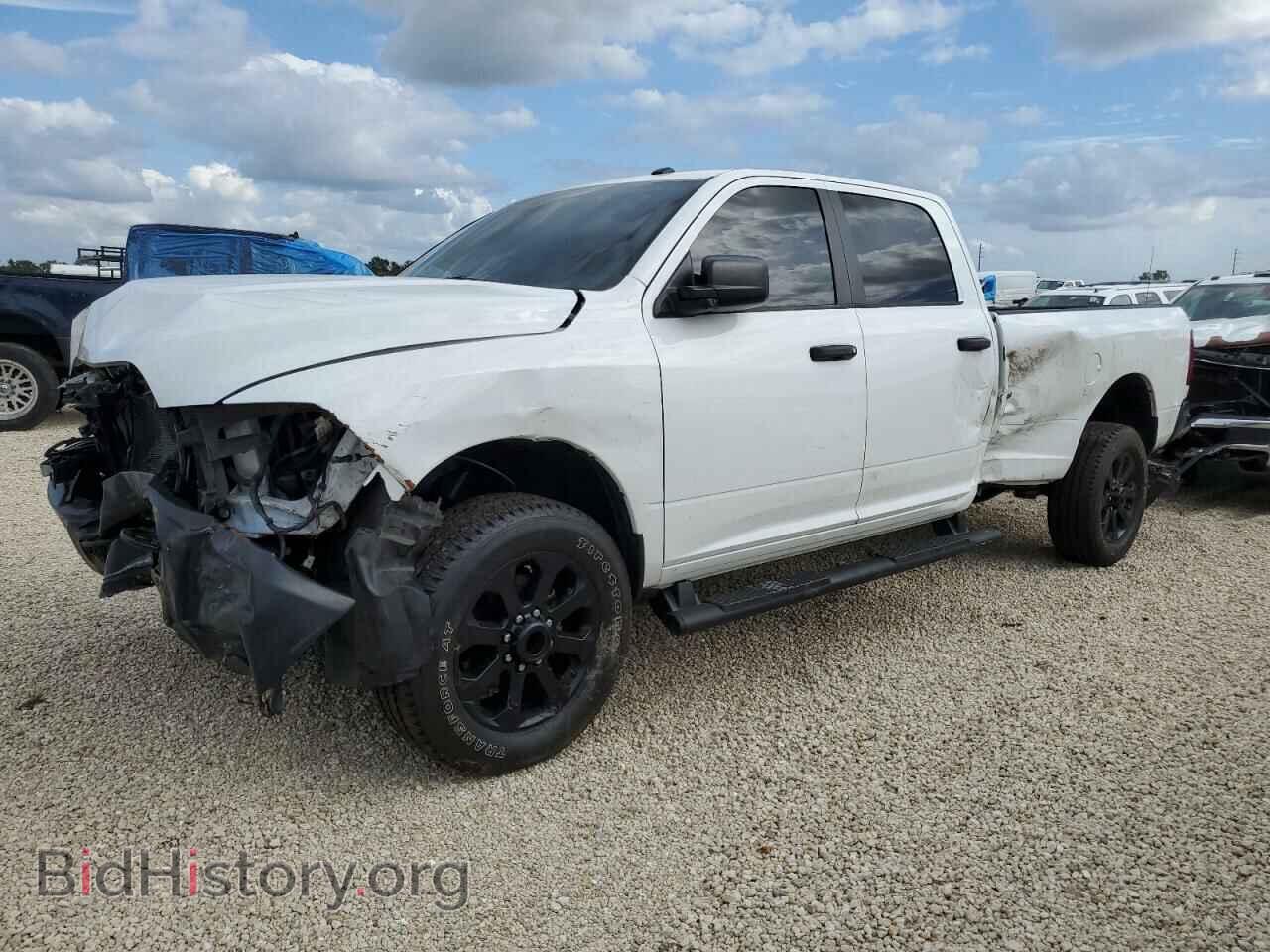 Photo 3C63R3GL0JG422438 - RAM All Models 2018