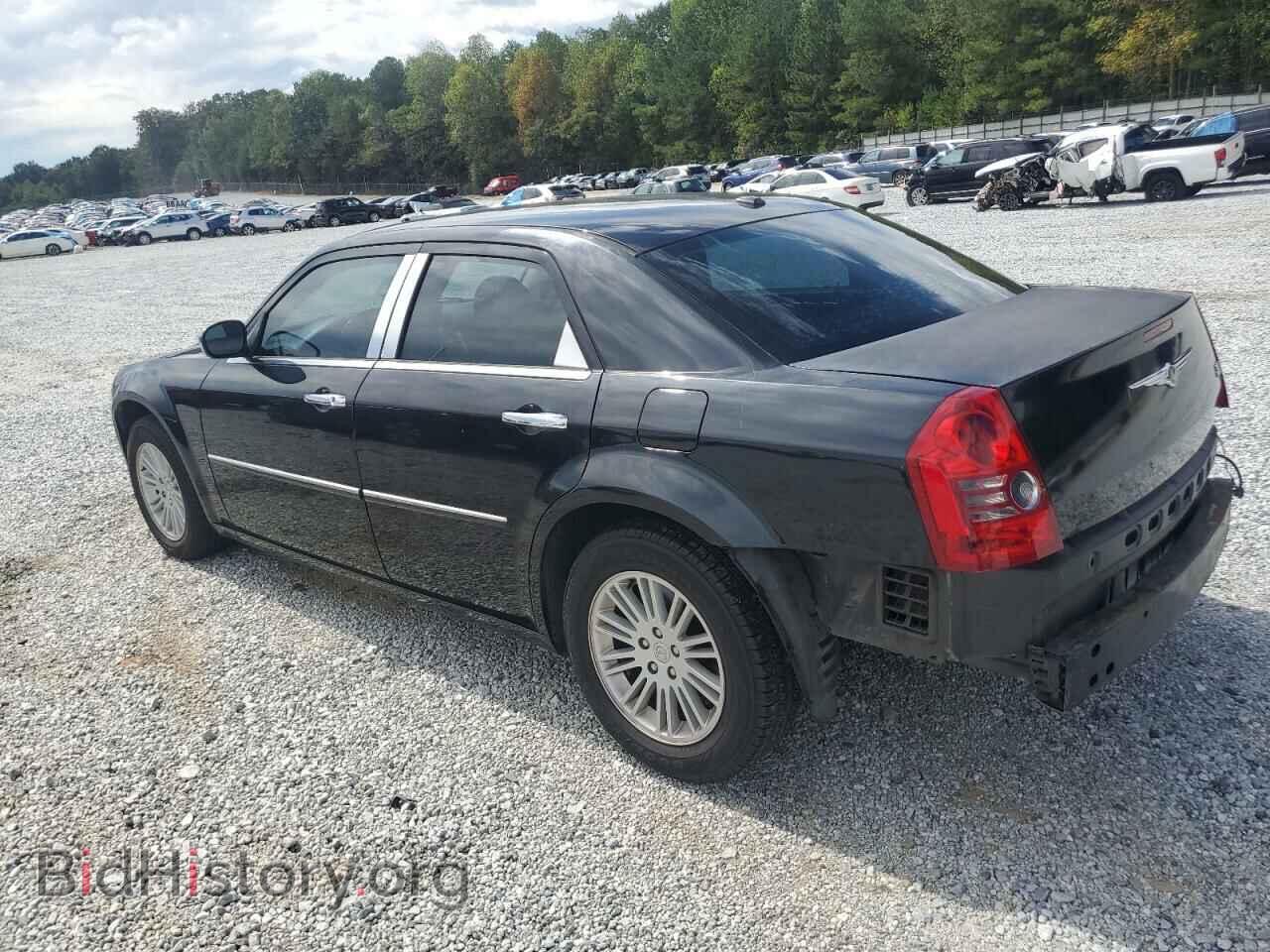 2010 CHRYSLER 300 - VIN: 2C3CA5CV1AH221056 - Фото 2