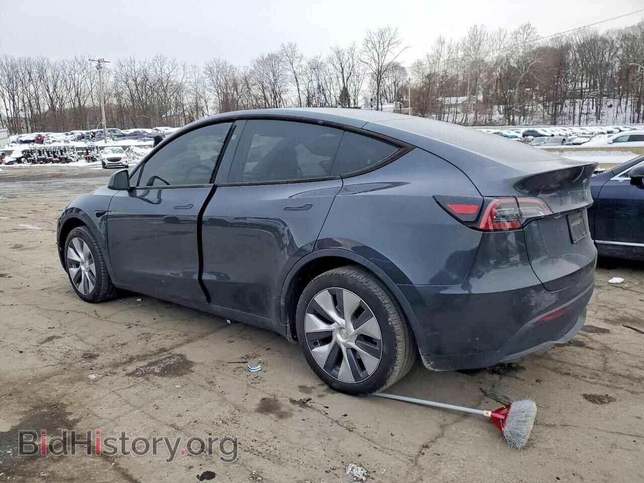 2024 TESLA MODEL Y - VIN: 7SAYGDEE2RA223245 - Фото 2