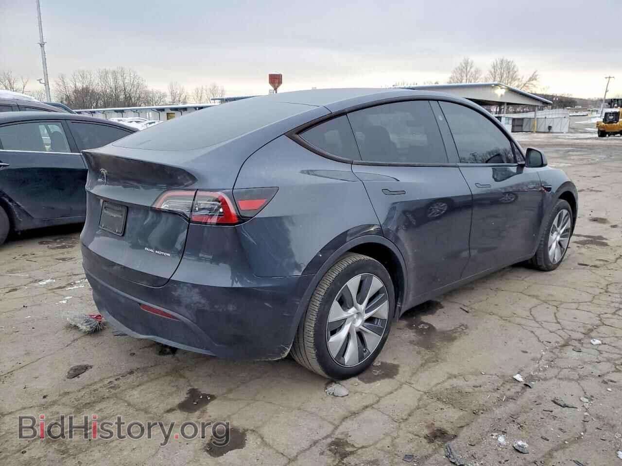 2024 TESLA MODEL Y - VIN: 7SAYGDEE2RA223245 - Фото 3