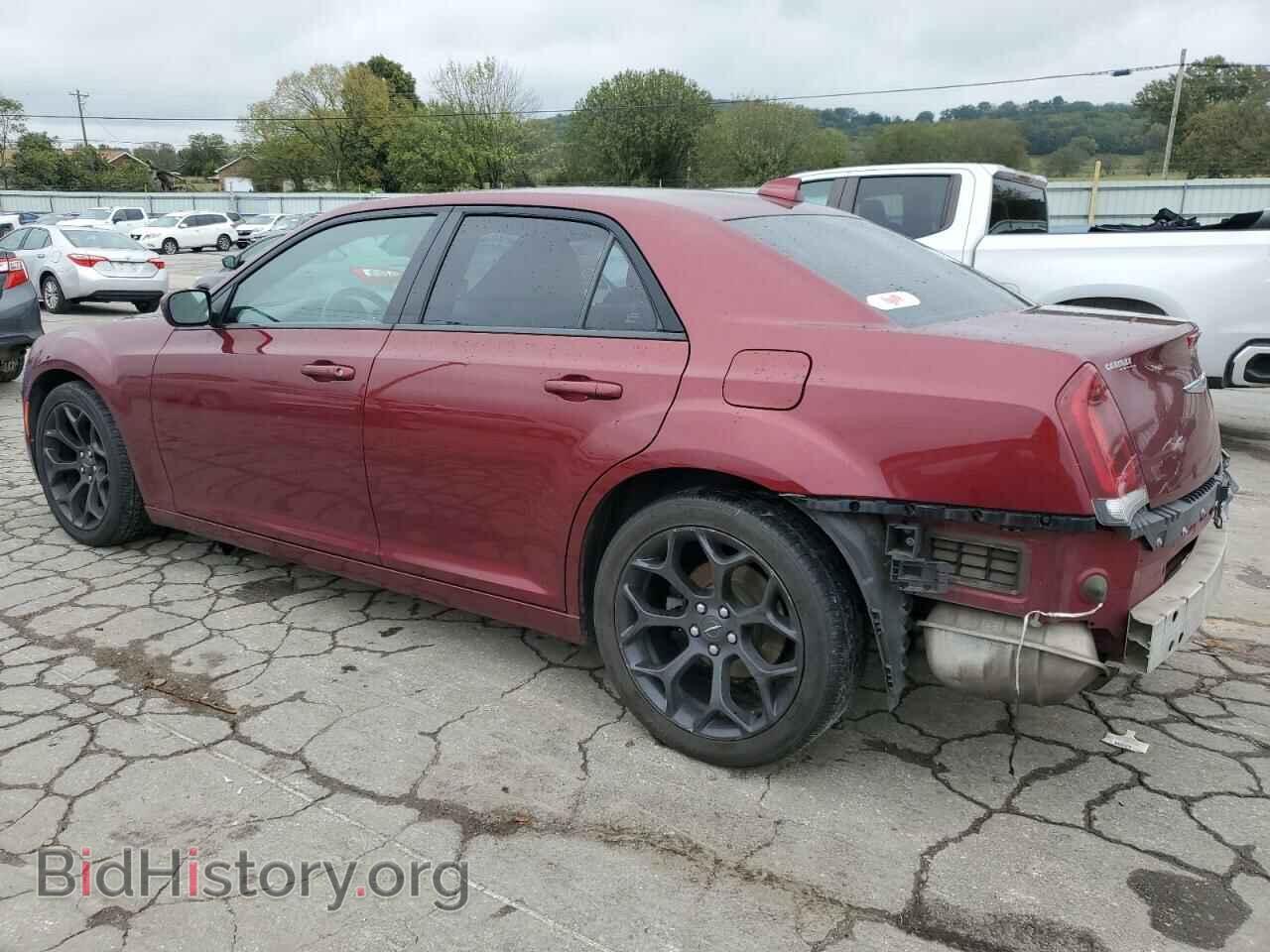2019 CHRYSLER 300 - VIN: 2C3CCABG1KH569558 - Фото 2