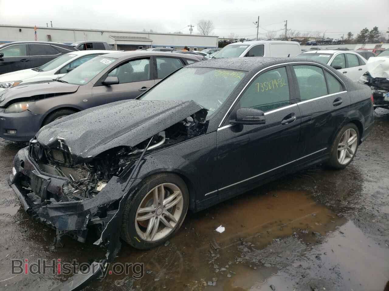 Photo WDDGF8AB2DA820050 - MERCEDES-BENZ C-CLASS 2013