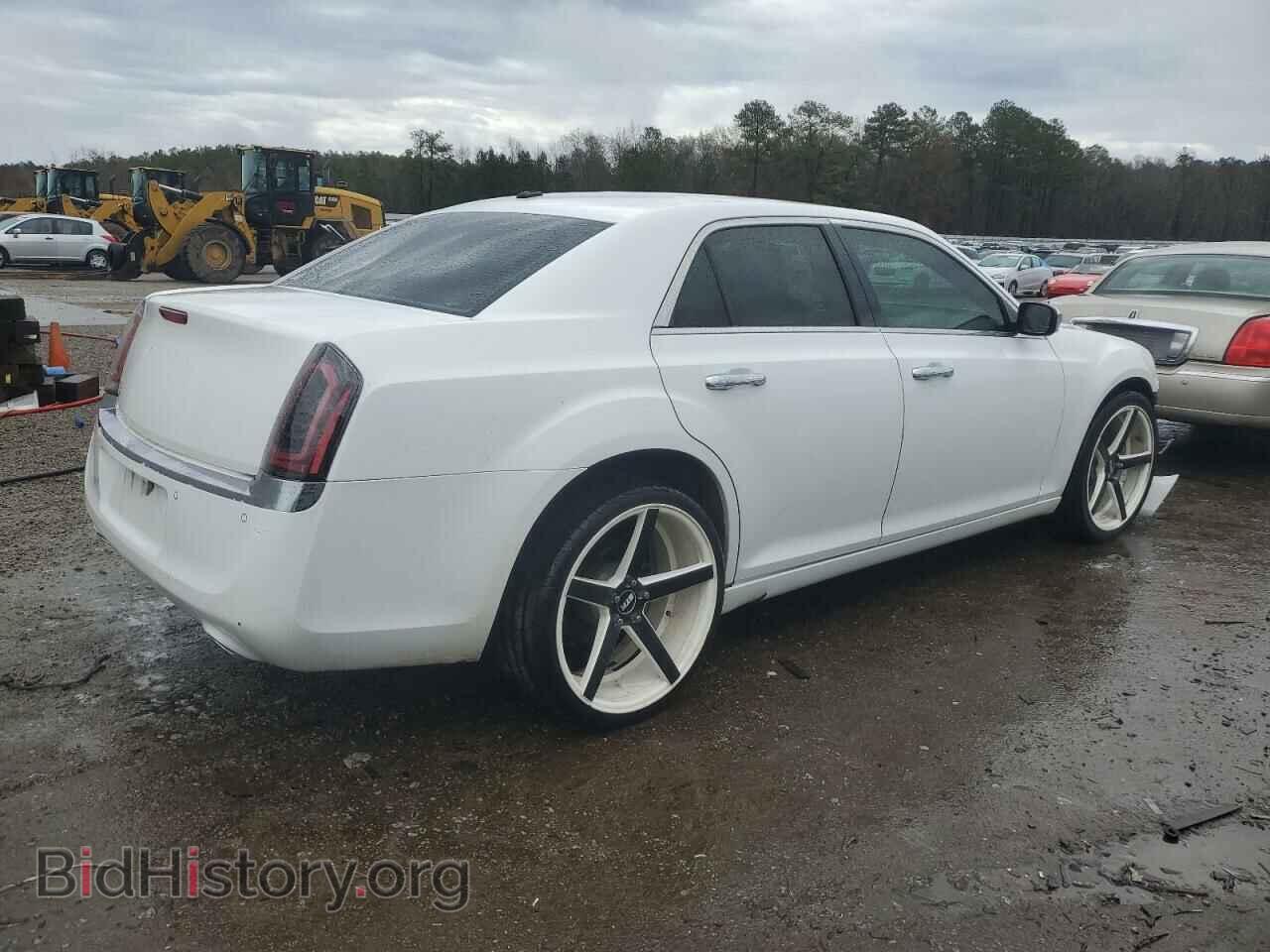 2011 CHRYSLER 300 - VIN: 2C3CA5CG6BH592572 - Фото 3