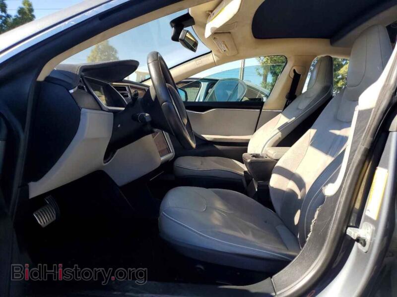 2013 Tesla MODEL S (VIN 5YJSA1CP8DFP14731) — фото 7 из 12