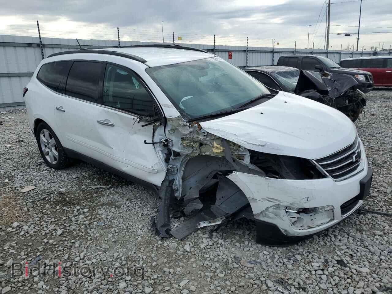 2017 CHEVROLET TRAVERSE - VIN: 1GNKRGKD2HJ343445 - Фото 4
