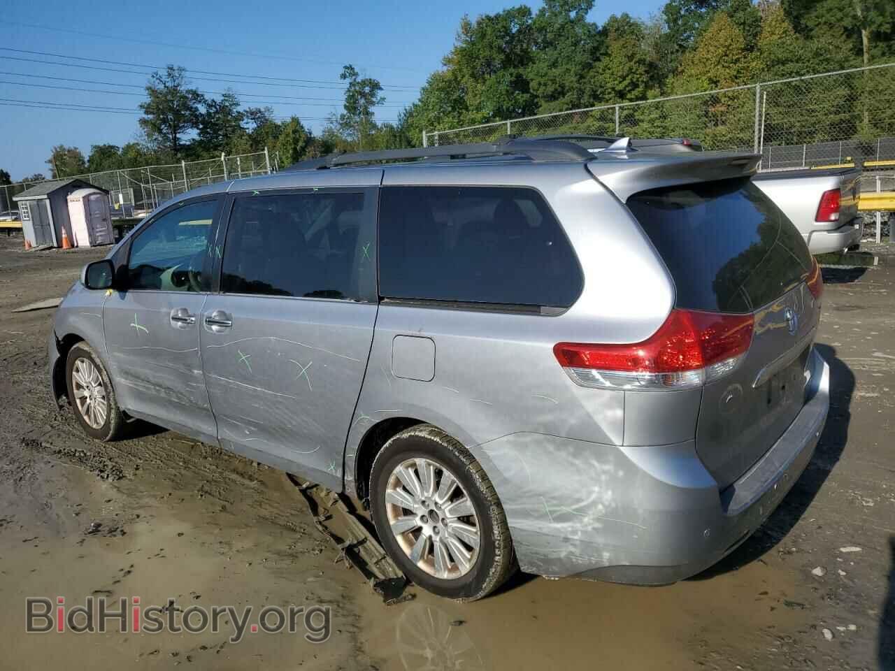 2011 TOYOTA All Models - VIN: 5TDDK3DC6BS005673 - Фото 2