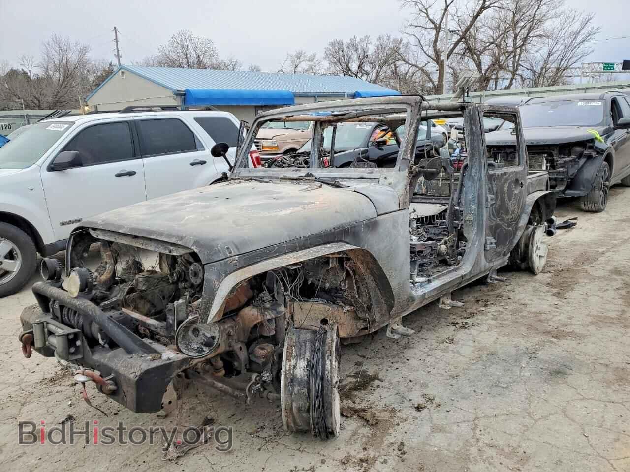 Photo 1J4BA3H18BL507728 - JEEP WRANGLER 2011