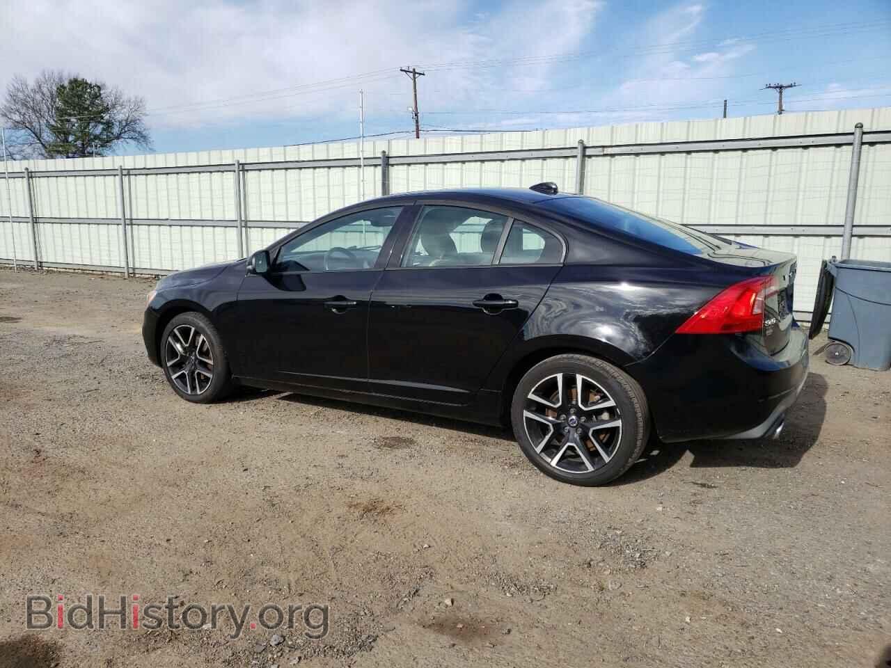 2017 VOLVO S60 - VIN: YV126MFL3H2422760 - Фото 2