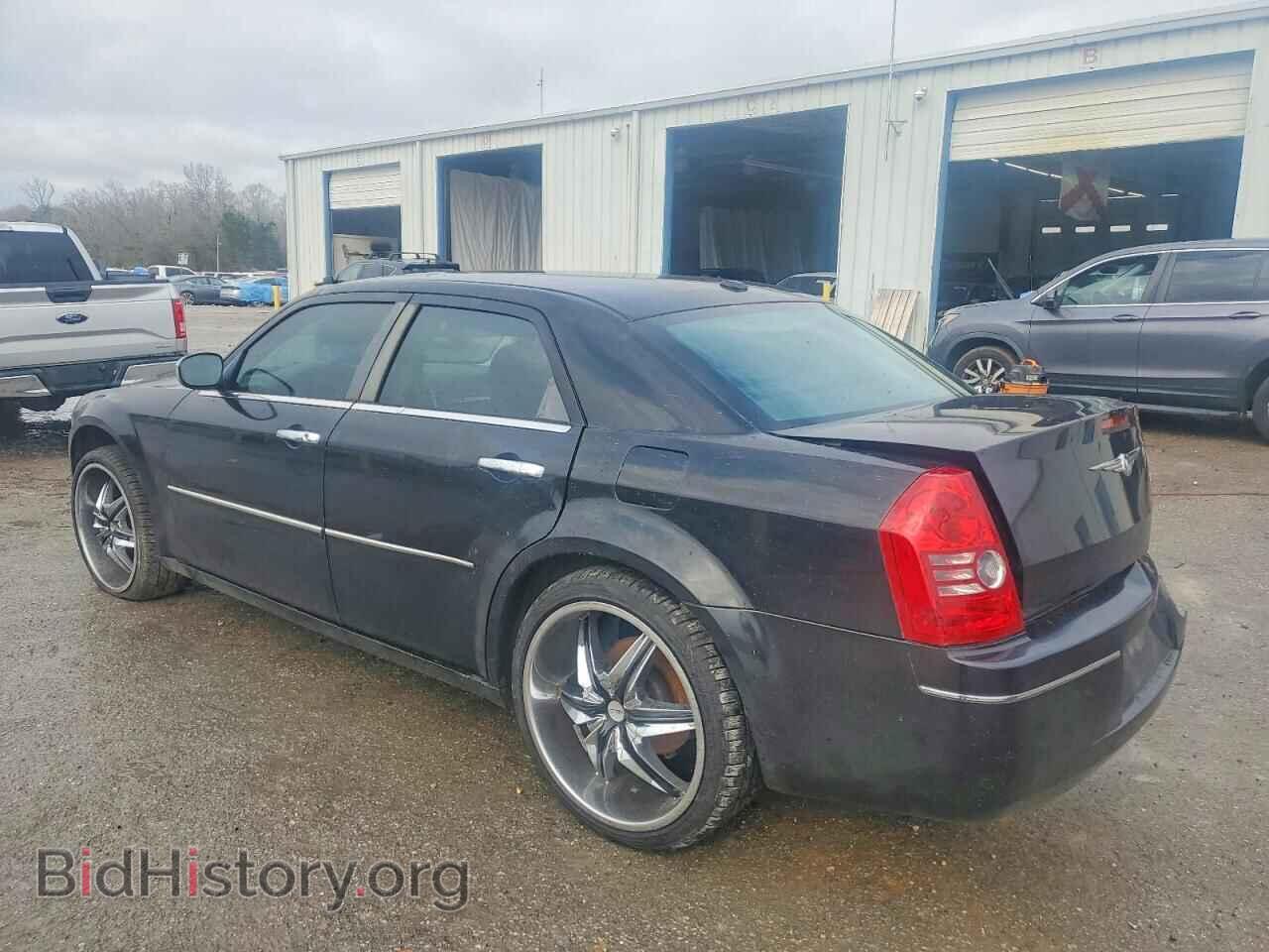 2010 CHRYSLER 300 - VIN: 2C3CA1CV1AH284960 - Фото 2