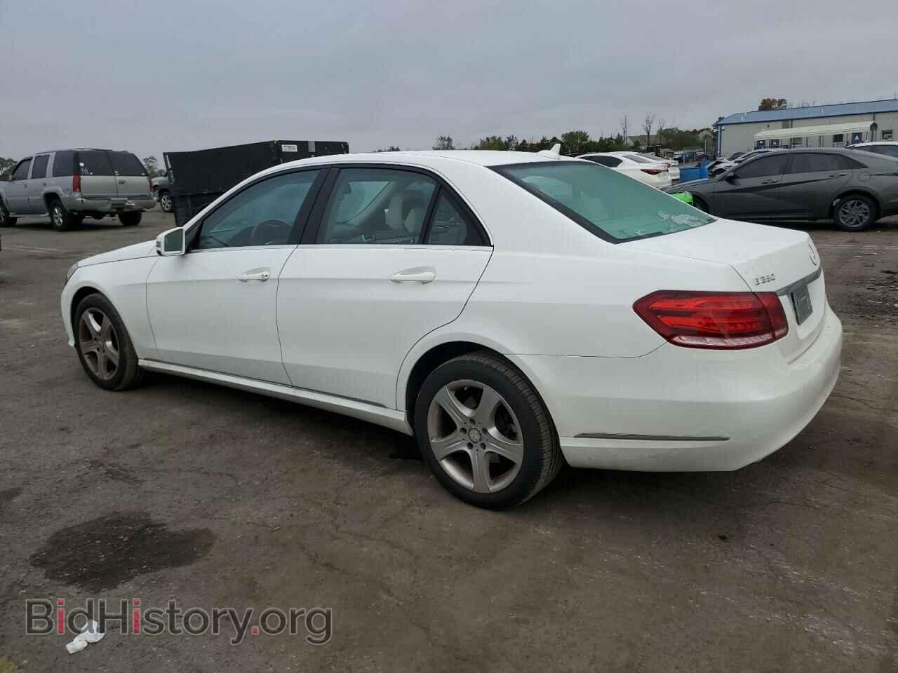 2016 MERCEDES-BENZ E-CLASS - VIN: WDDHF8JB3GB200875 - Фото 2