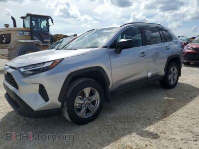 2024 Toyota RAV4 LE, серебристый — VIN 4T3LWRFV2RU154169, Copart