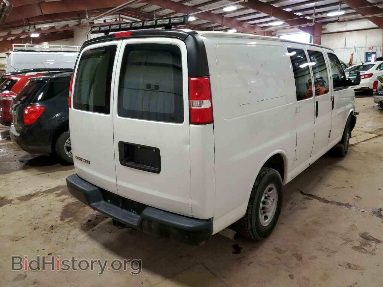 2017 CHEVROLET EXPRESS - VIN: 1GCWGAFF0H1113301 - Фото 3
