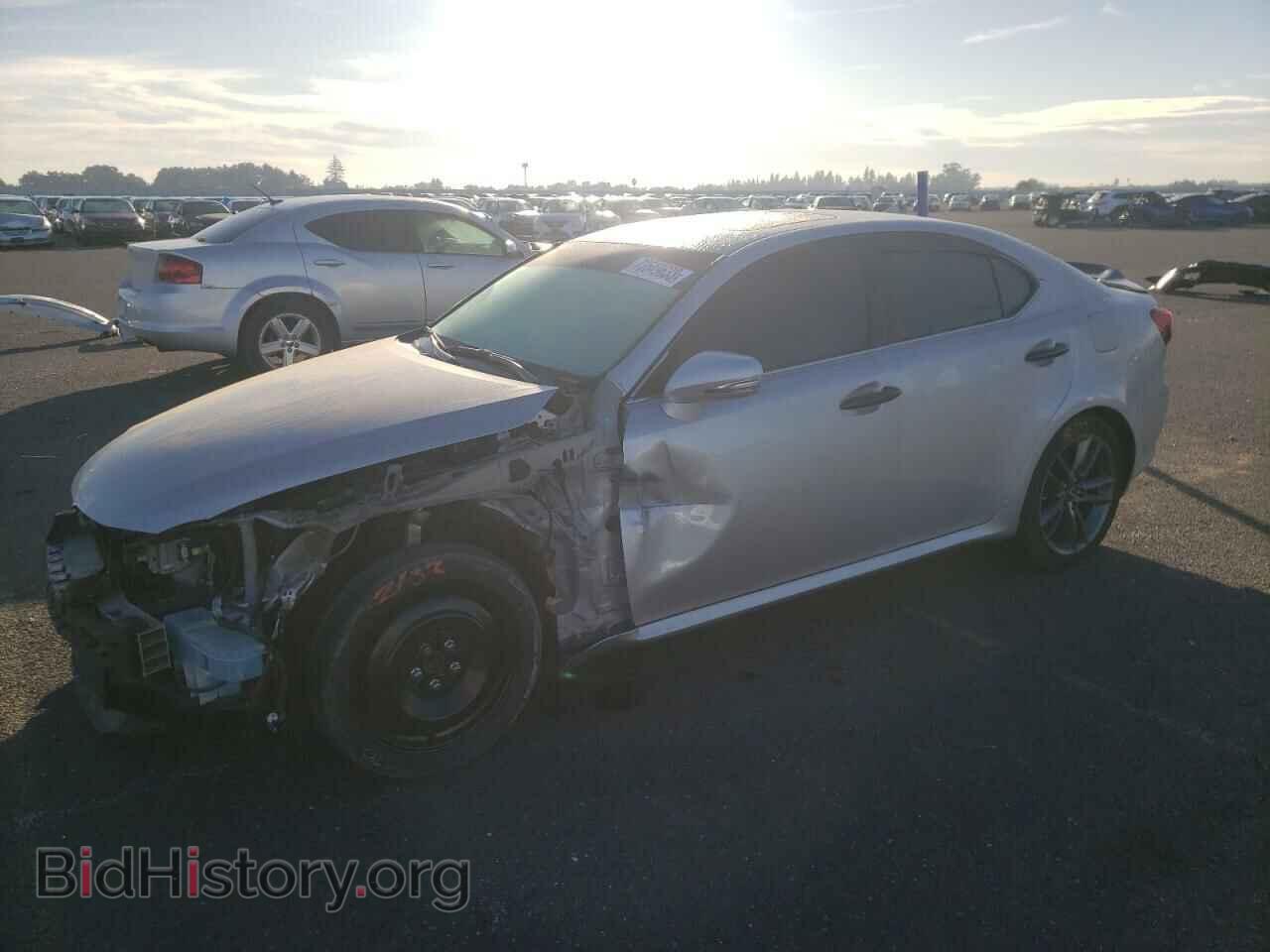 Photo JTHBF5C23C2102045 - LEXUS IS 2012