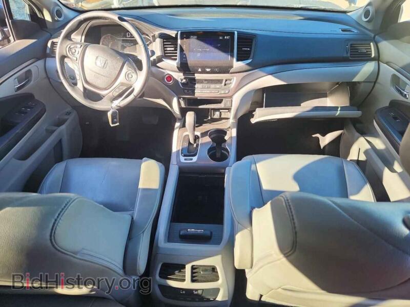 2017 Honda PILOT (VIN 5FNYF5H54HB010185) — photo 8 of 13