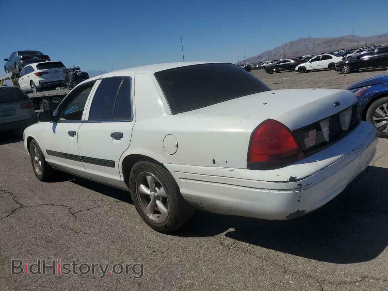 2011 FORD CROWN VIC - VIN: 2FABP7BV8BX108110 - Фото 2