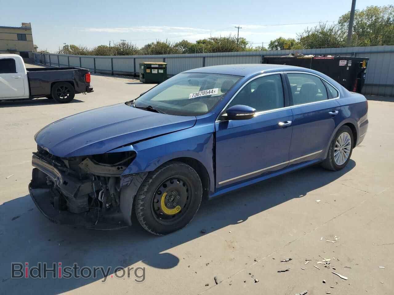 Photo 1VWBT7A33HC010577 - VOLKSWAGEN PASSAT 2017