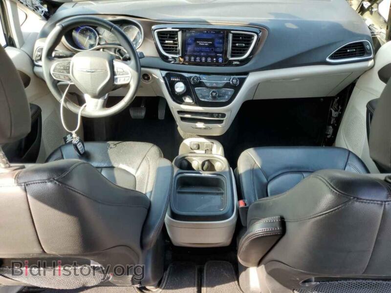 2017 Chrysler PACIFICA (VIN 2C4RC1BG1HR513791) — photo 8 of 14