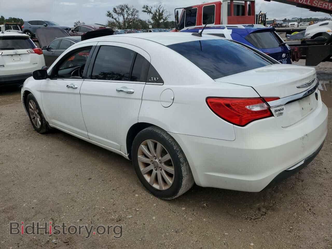 2013 CHRYSLER 200 - VIN: 1C3CCBCG8DN701455 - Фото 2