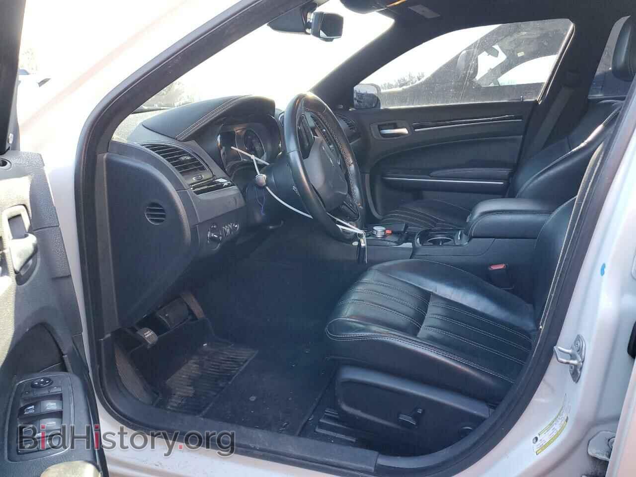 2019 CHRYSLER 300 - VIN: 2C3CCABG9KH566049 - Фото 7