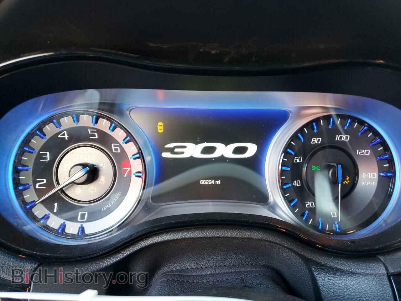 2019 CHRYSLER 300 - VIN: 2C3CCABG9KH566049 - Фото 9
