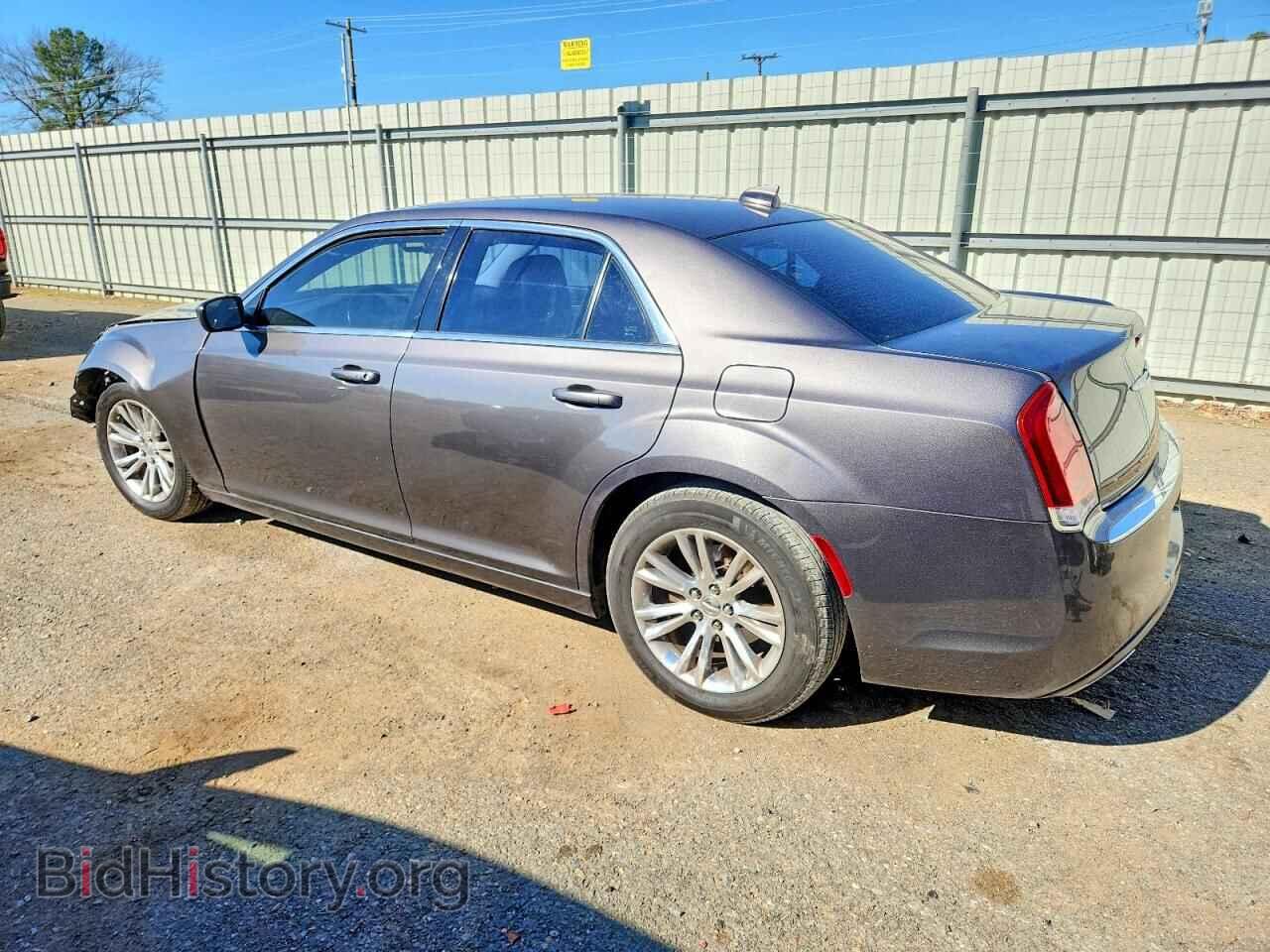 2016 CHRYSLER 300 - VIN: 2C3CCAAG0GH313470 - Фото 2
