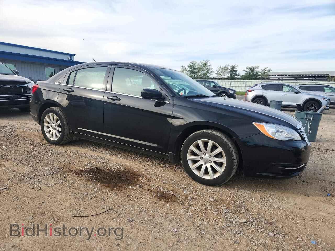 2012 Chrysler 200 (VIN 1C3CCBBBXCN130653) — photo 4 of 12